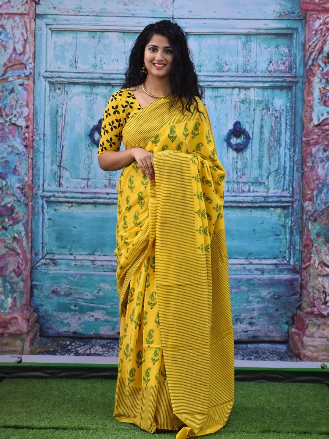 

TROPWEAR Ethnic Motifs Block Printed Mulmul Cotton Saree, Yellow