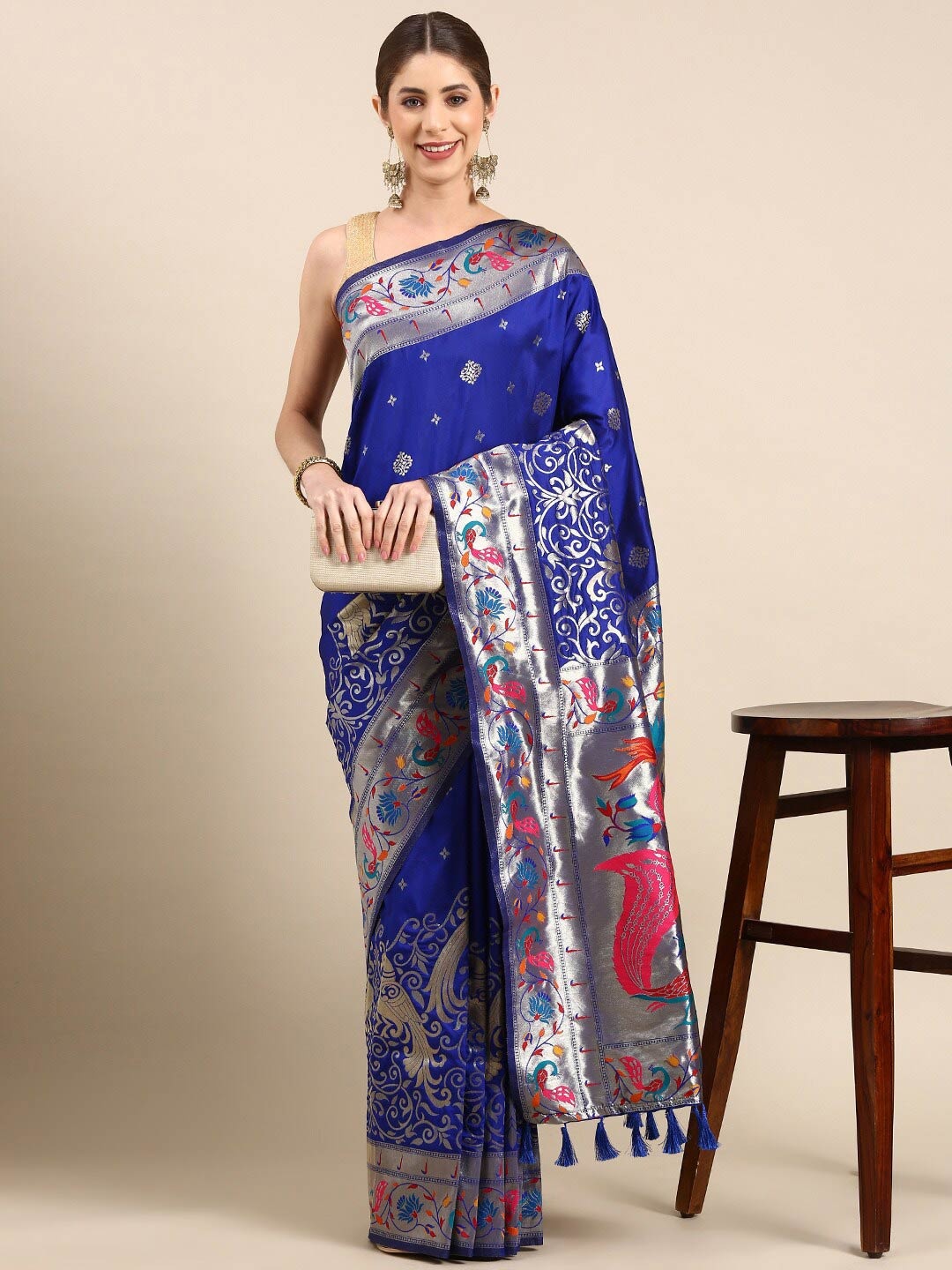 

PATLIPALLU Floral Woven Design Zari Paithani Saree, Blue