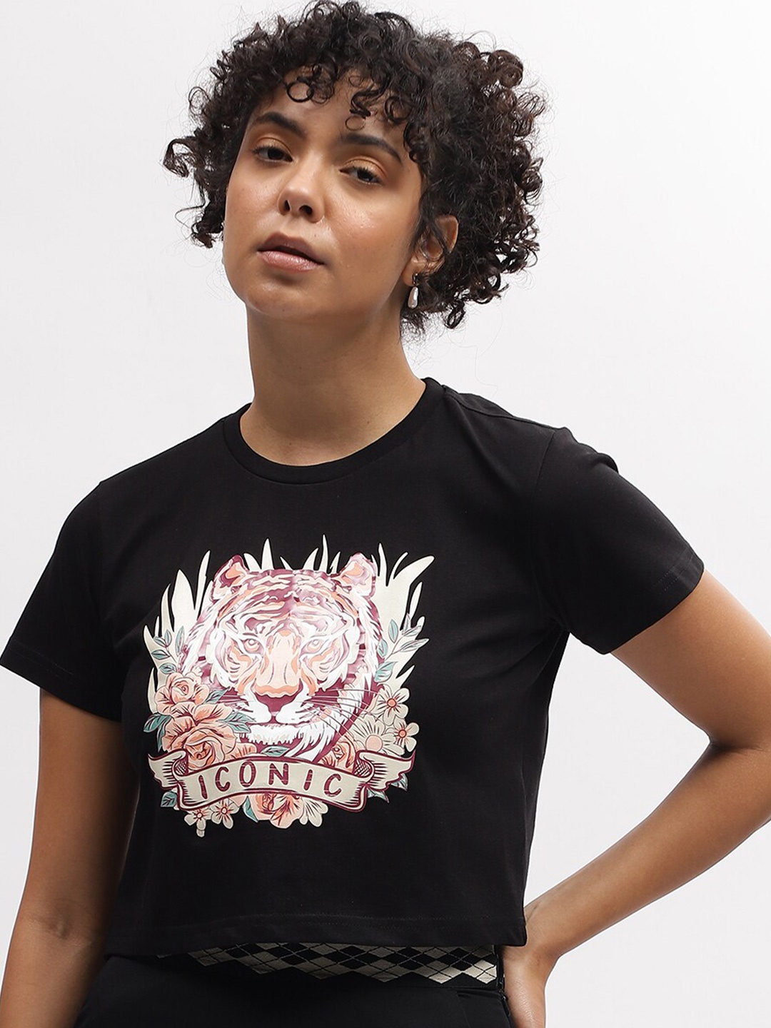 

Iconic Printed Round Neck Short Sleeves Crop Regular Fit T-shirt, Black