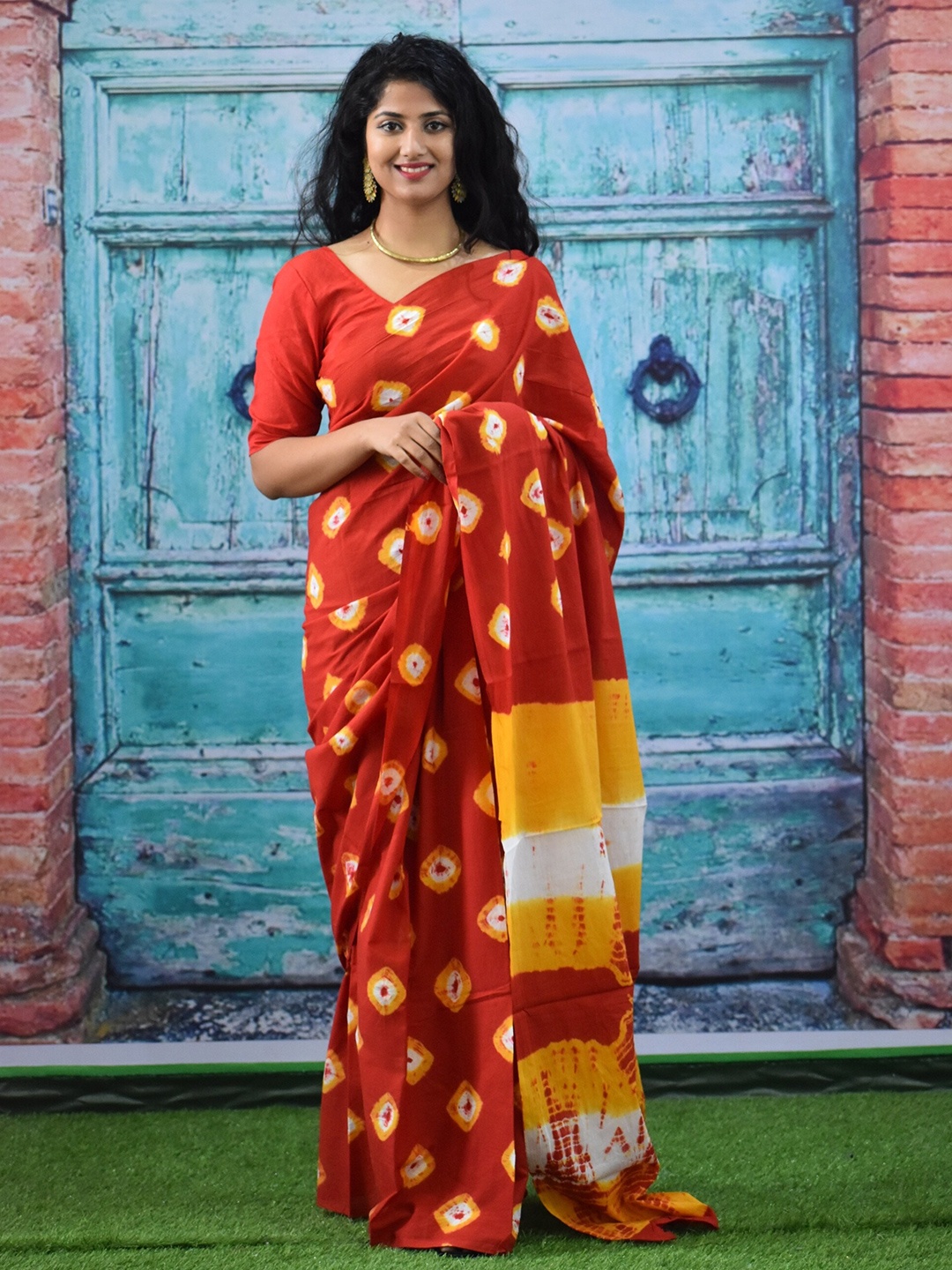 

TROPWEAR Pure Cotton Block Print Saree, Orange