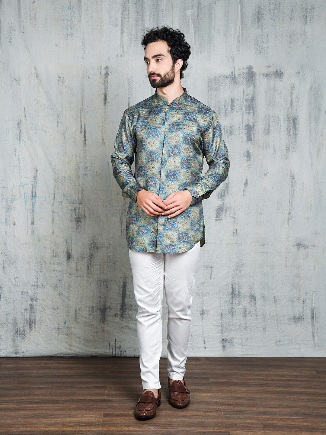 

Be Desi Classic Floral Printed Mandarin Collar Casual Shirt, Green