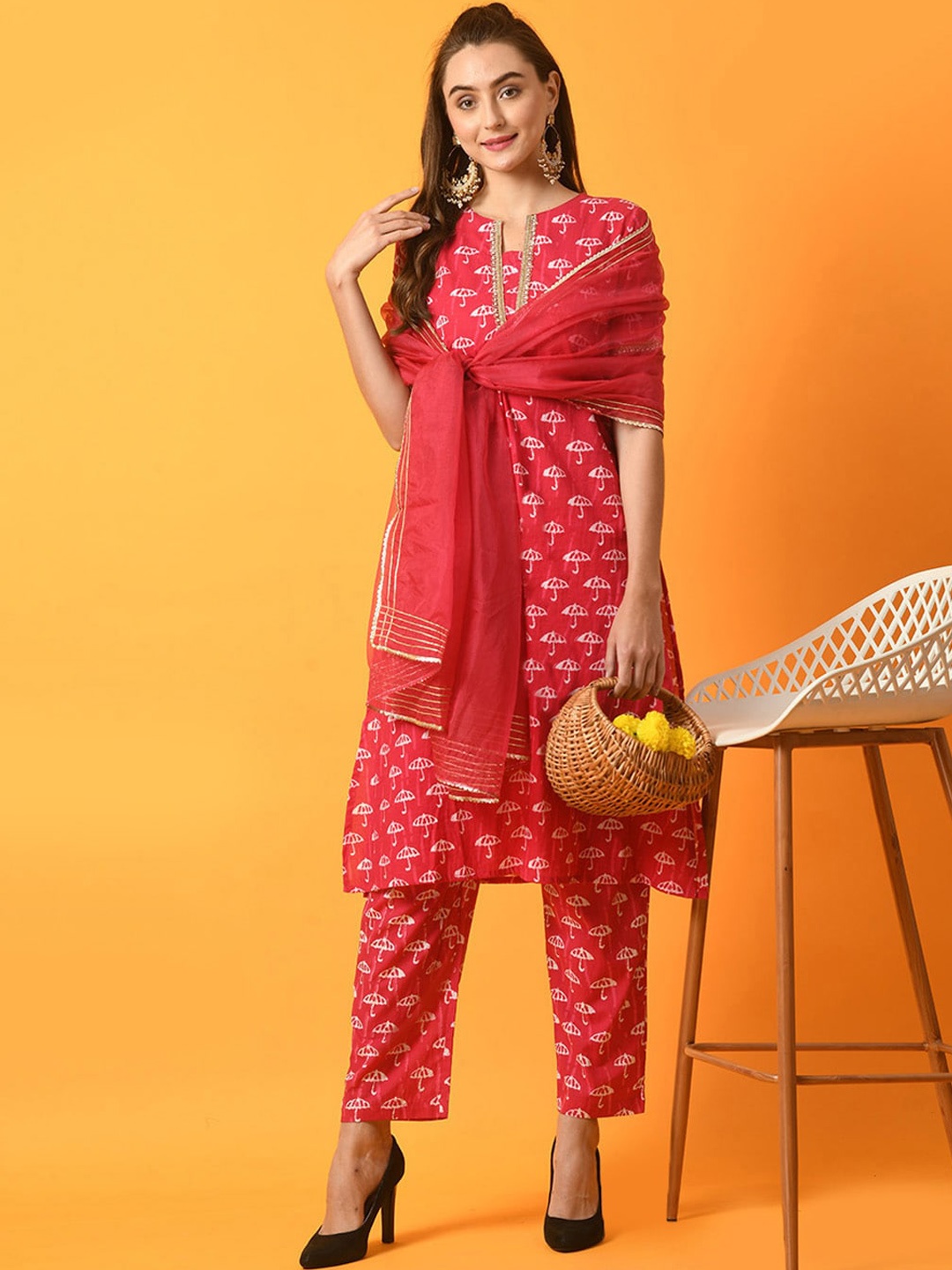 

KALINI Geometric Printed Regular Pure Cotton Kurta Set With Dupatta, Pink