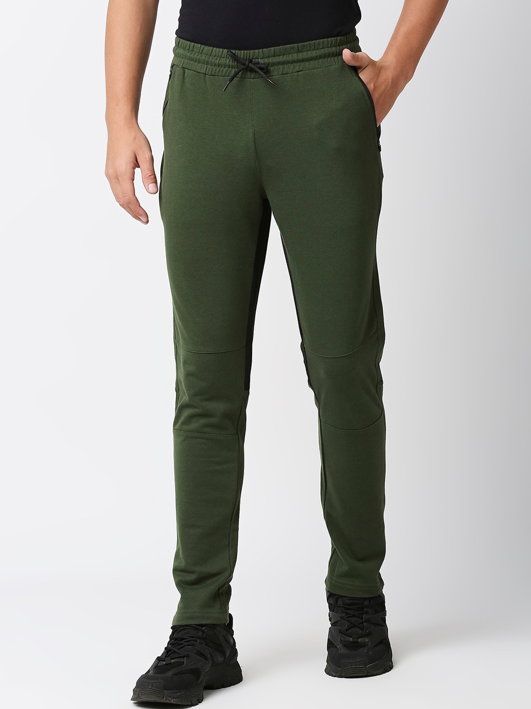 

FiTZ Nonchalant Luxury Men Slim Fit Track Pants, Green