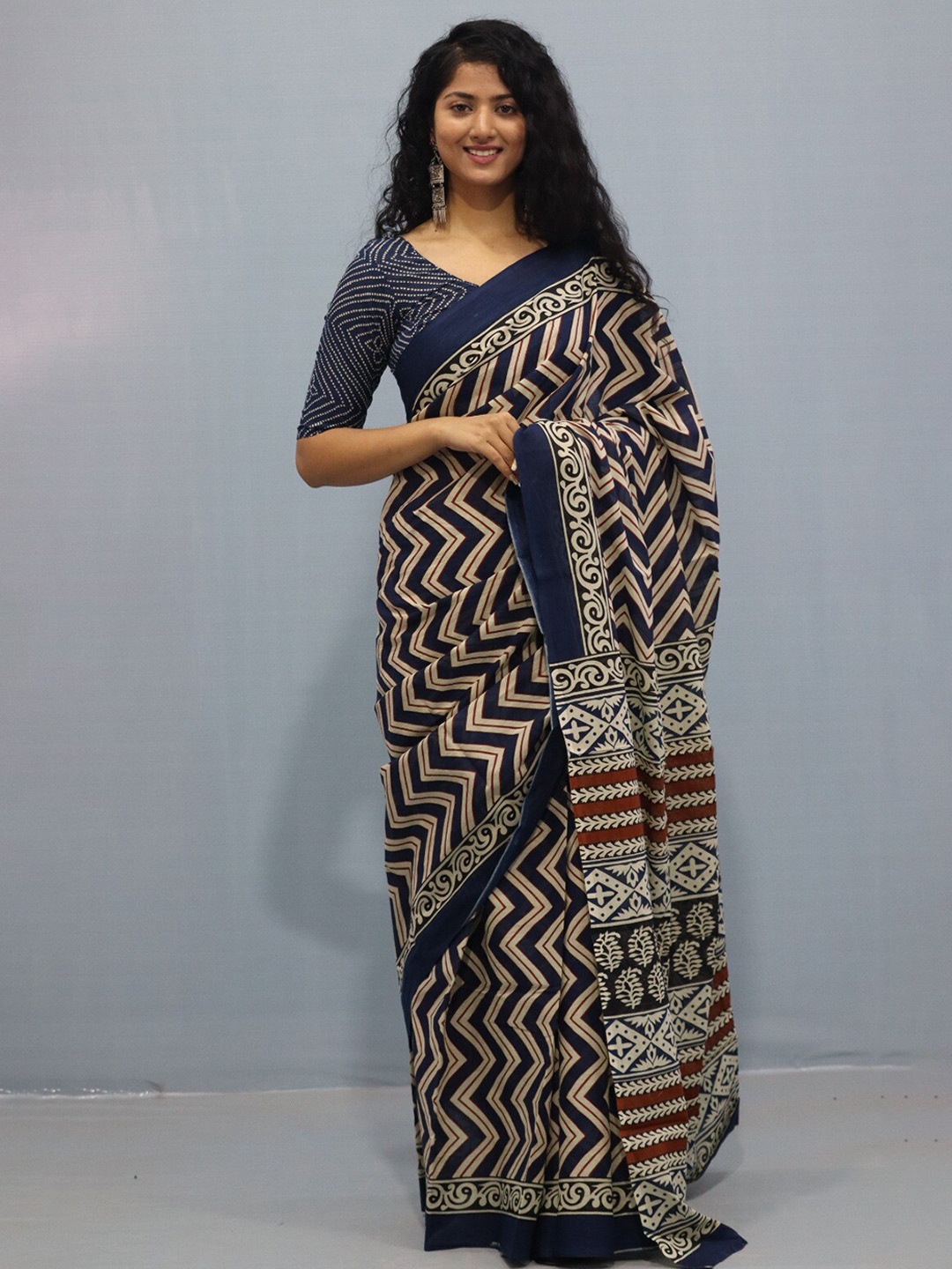 

TROPWEAR Ethnic Motifs Pure Cotton Block Print Saree, Blue