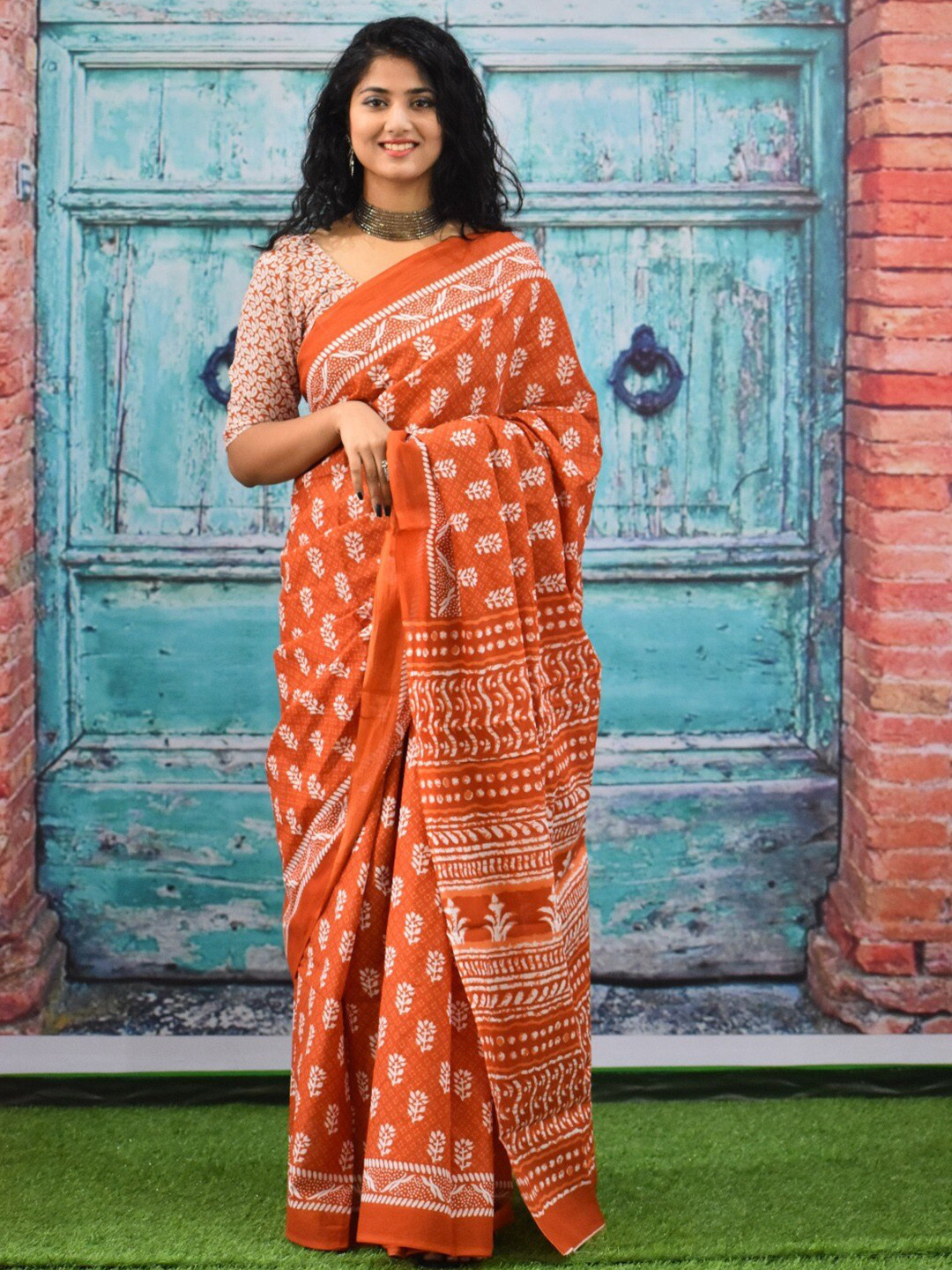 

TROPWEAR Ajrak Block Mulmul Cotton Block Print Saree, Mustard