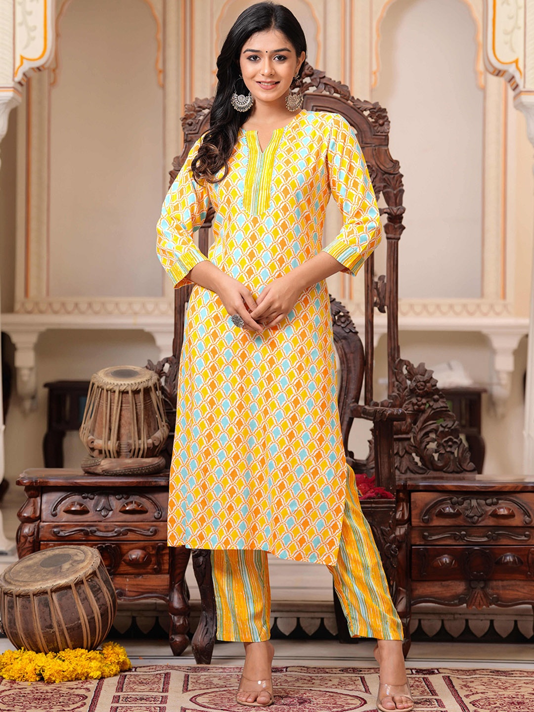 

BAESD Printed Regular Kurta with Trouser, Yellow
