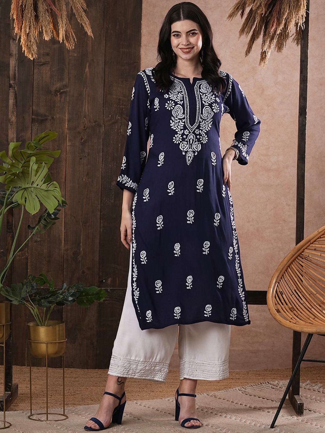 

ADA Ethnic Motifs Embroidered Lucknowi Chikankari Straight Kurta, Navy blue