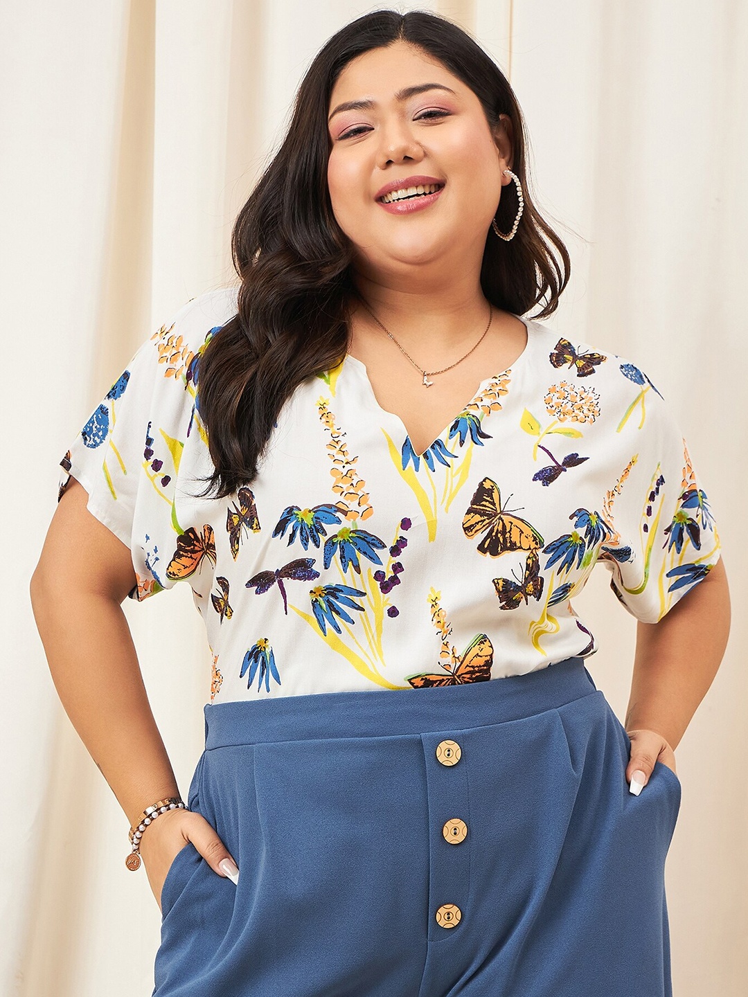 

Berrylush Curve Plus Size Floral Printed Regular Top, White