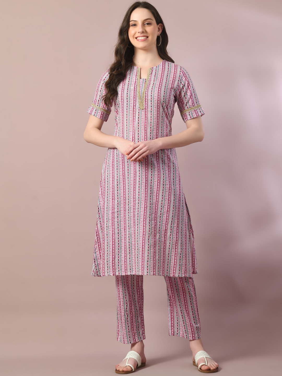 

Myshka Women Printed Regular Pure Cotton Kurta with Trousers, Red