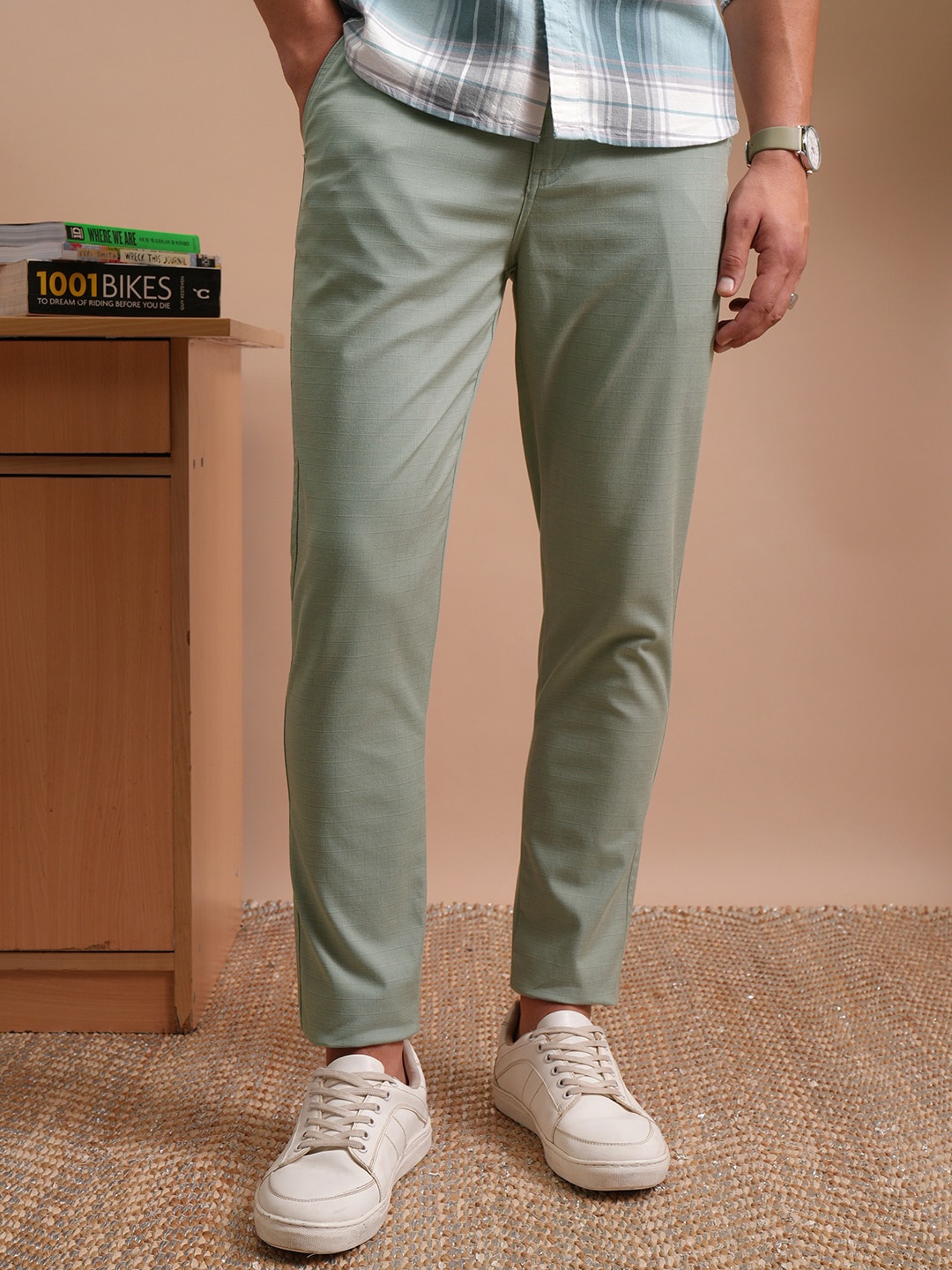 

LOCOMOTIVE Men Mid Rise Slim Full Length Cotton Trousers, Green