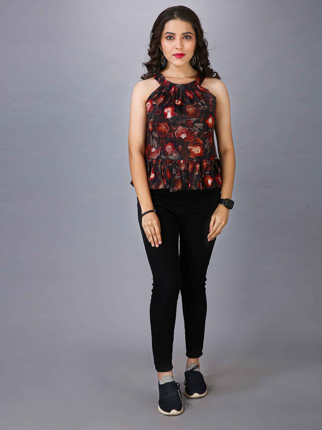

MAIYEE Round Neck Floral Print Top, Black