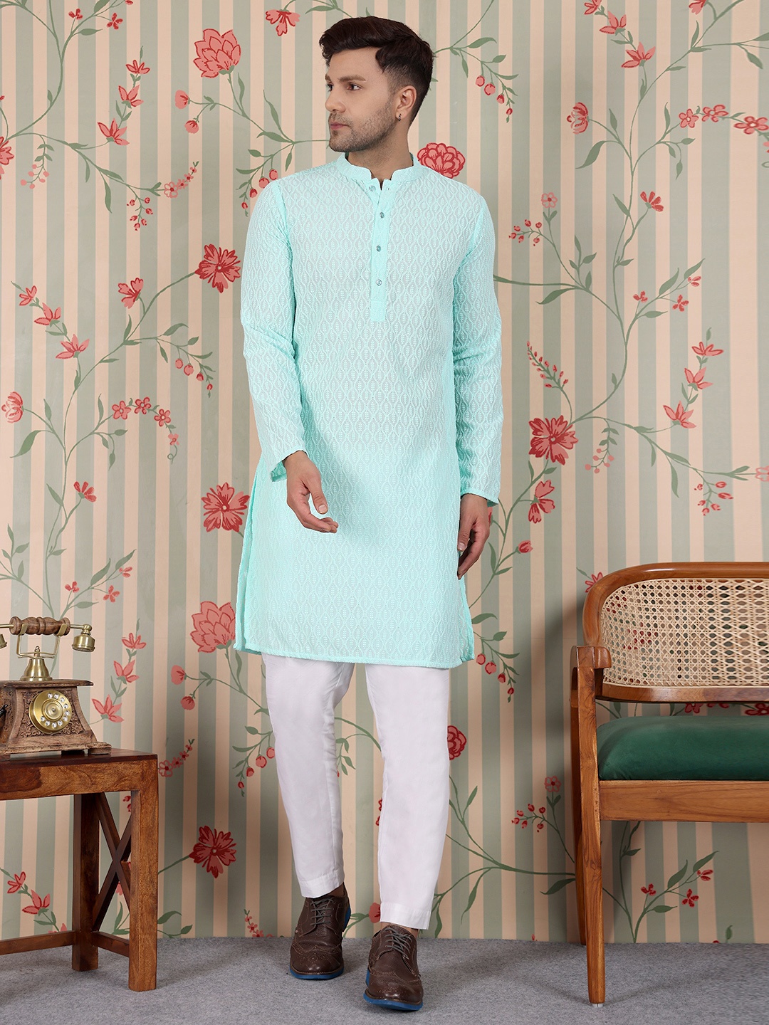 

House of Pataudi Ethnic Motifs Embroidered Straight Fit Pastel Kurta, Lime green