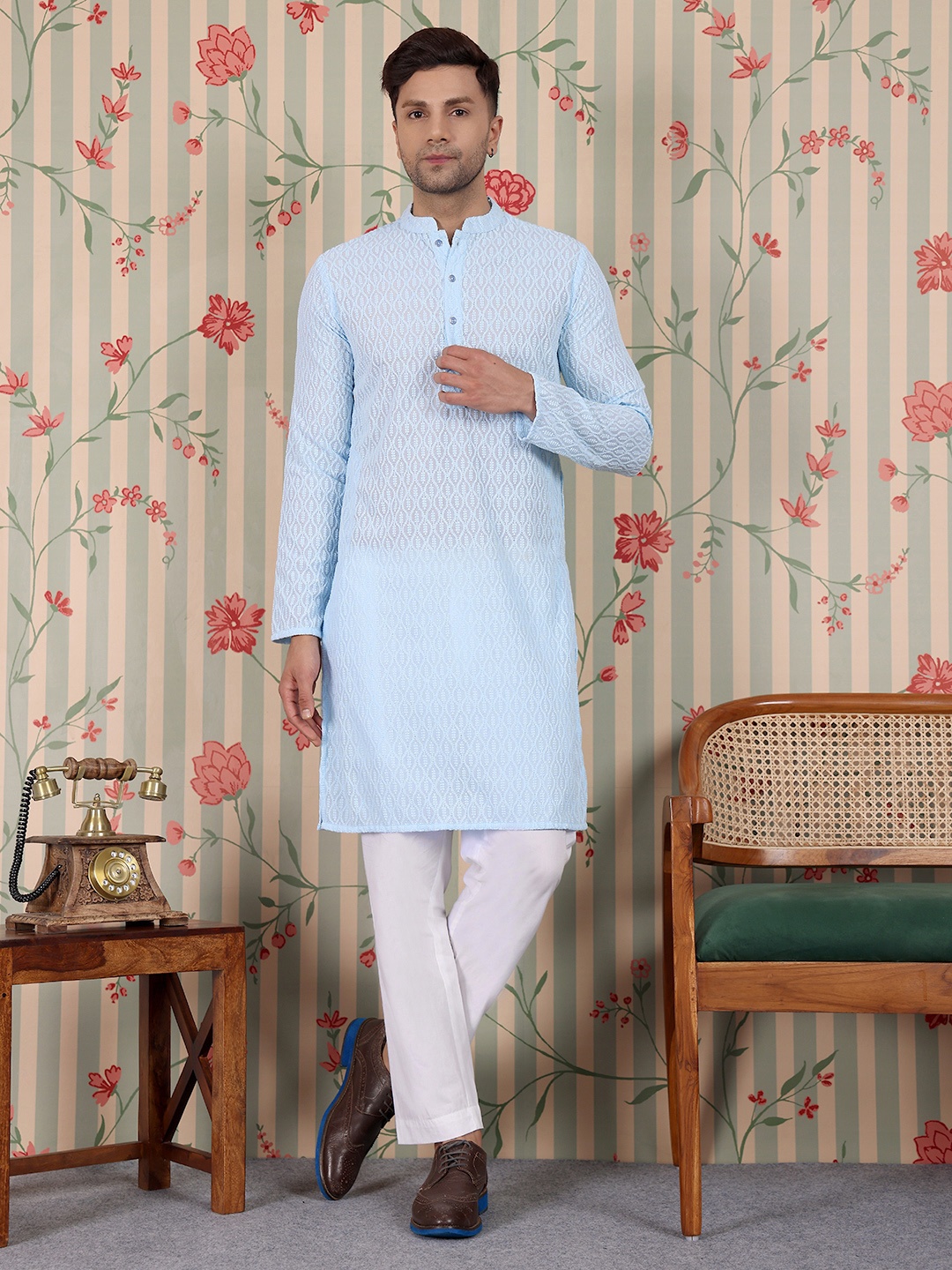 

House of Pataudi Ethnic Motifs Embroidered Straight Kurta, Blue