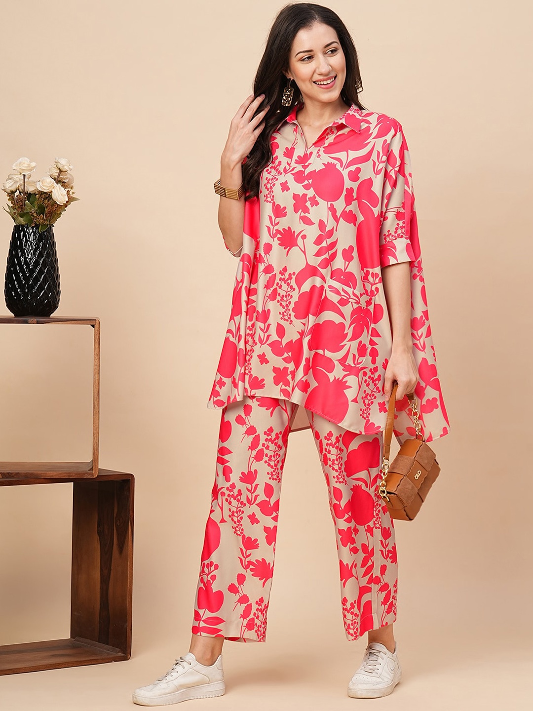 

Globus Allover Floral Print Shirt Style Kaftan Top & Trousers Fusion Co-Ord Set, Beige