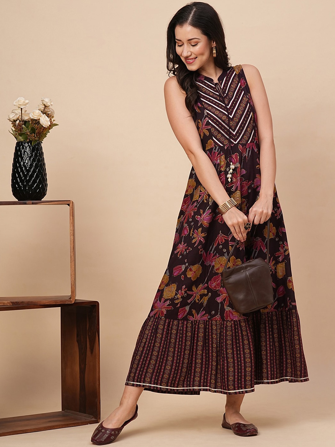 

Globus Floral Printed Mandarin Collar Gotta Patti Maxi Dress, Burgundy