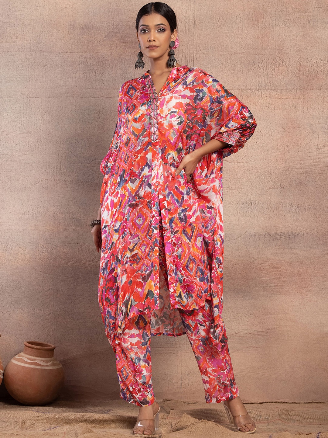

INDYA Abstract Printed V-Neck Kaftan Pink Kurta With Trousers