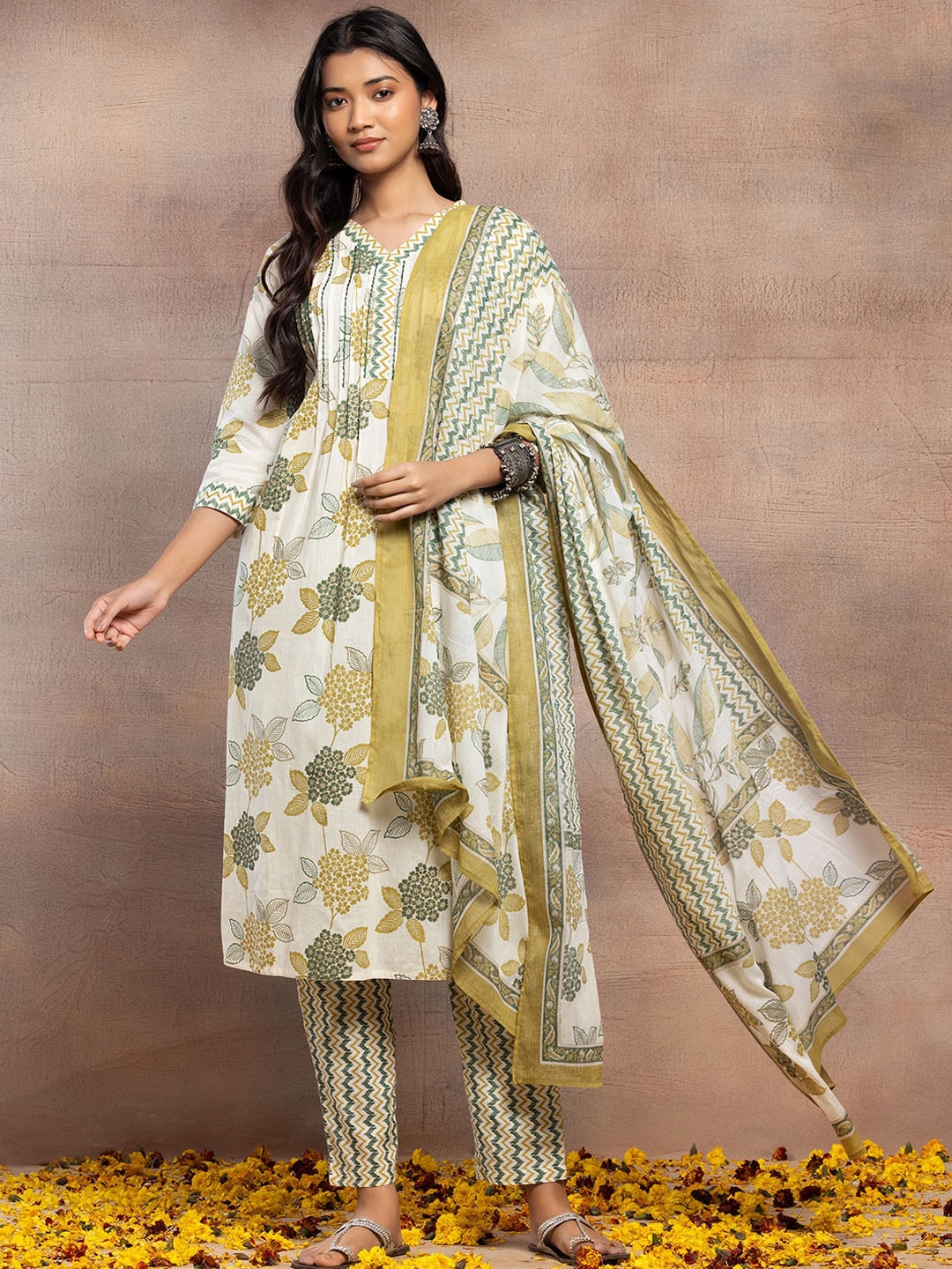 

INDYA Floral Printed A-Line Kurta With Trouser & Dupatta Set, White