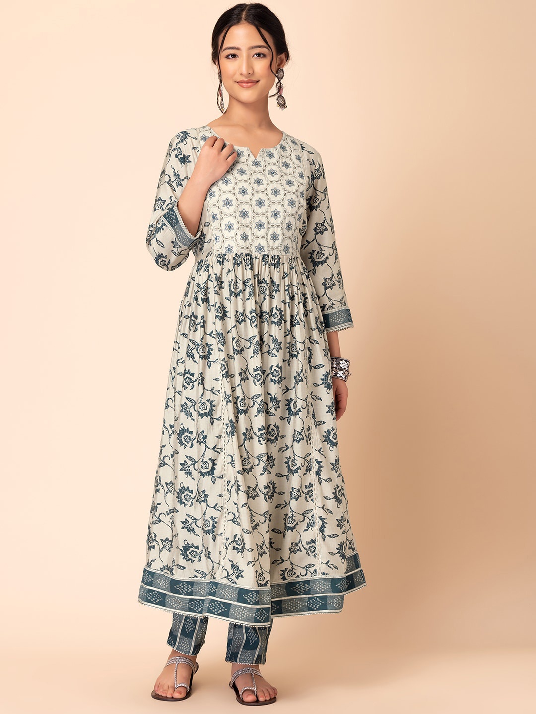 

INDYA Floral Printed Anarkali Kurta With Trousers, Grey