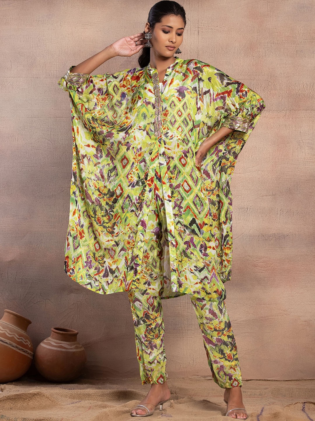 

INDYA Abstract Printed Mandarin Collar Beads and Stones Kaftan Kurta With Trousers, Green