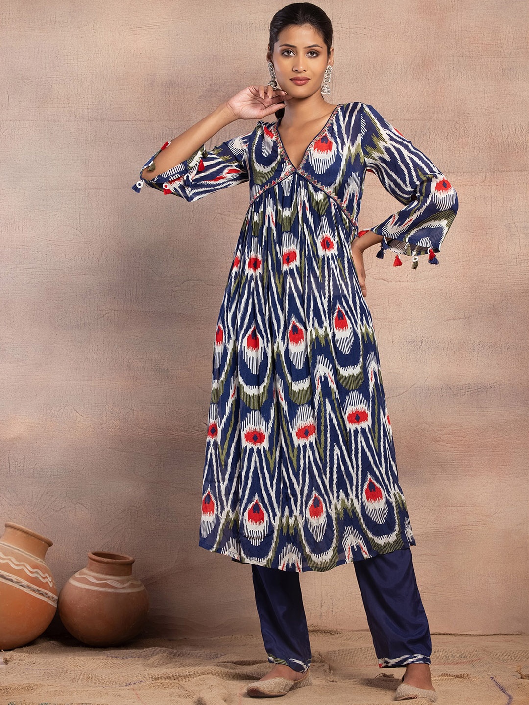 

INDYA Abstract Printed Mirror Work V-Neck Empire Straight Kurta With Trousers, Blue