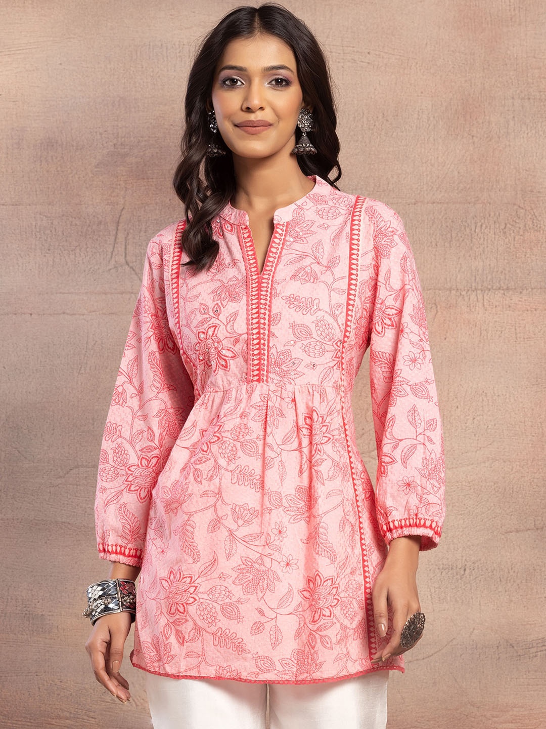 

INDYA Floral Printed Pure Cotton Kurti, Pink