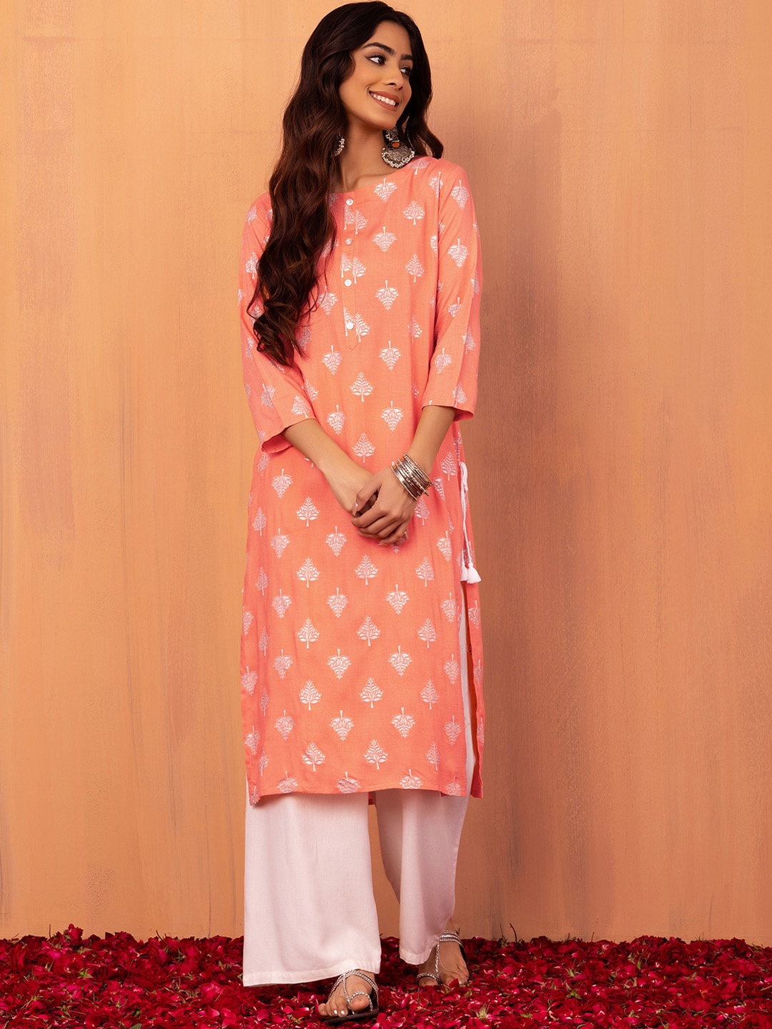 

INDYA Floral Printed Round Neck Straight Kurta, Orange