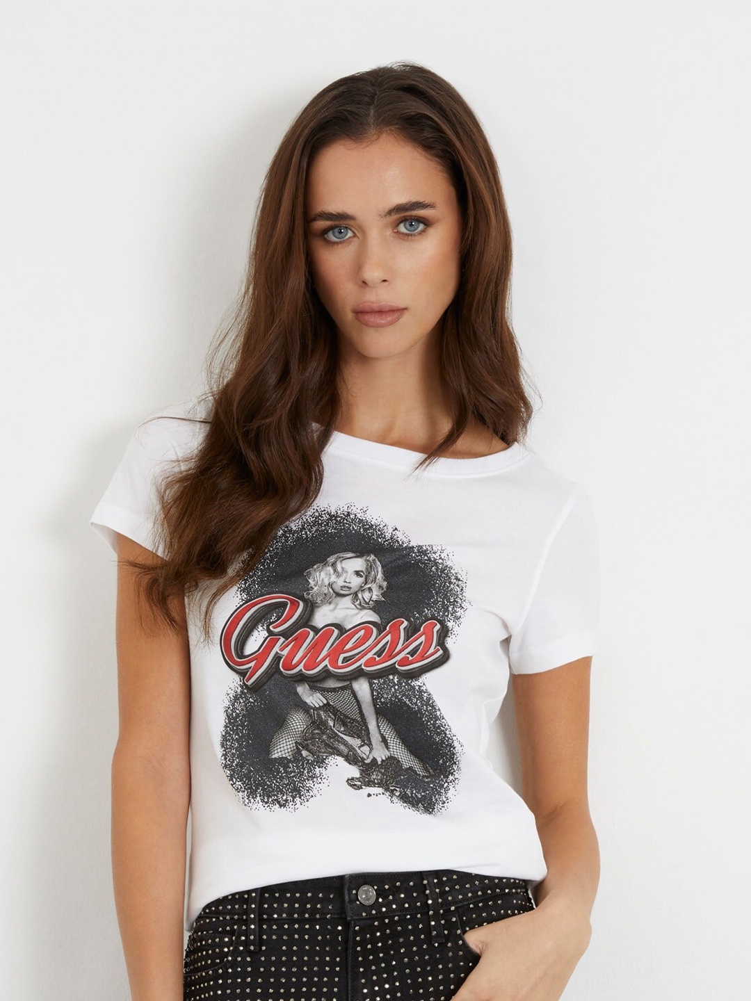 

GUESS Printed Slim Fit Printed Short Sleeves Round Neck Cotton T-shirt, White