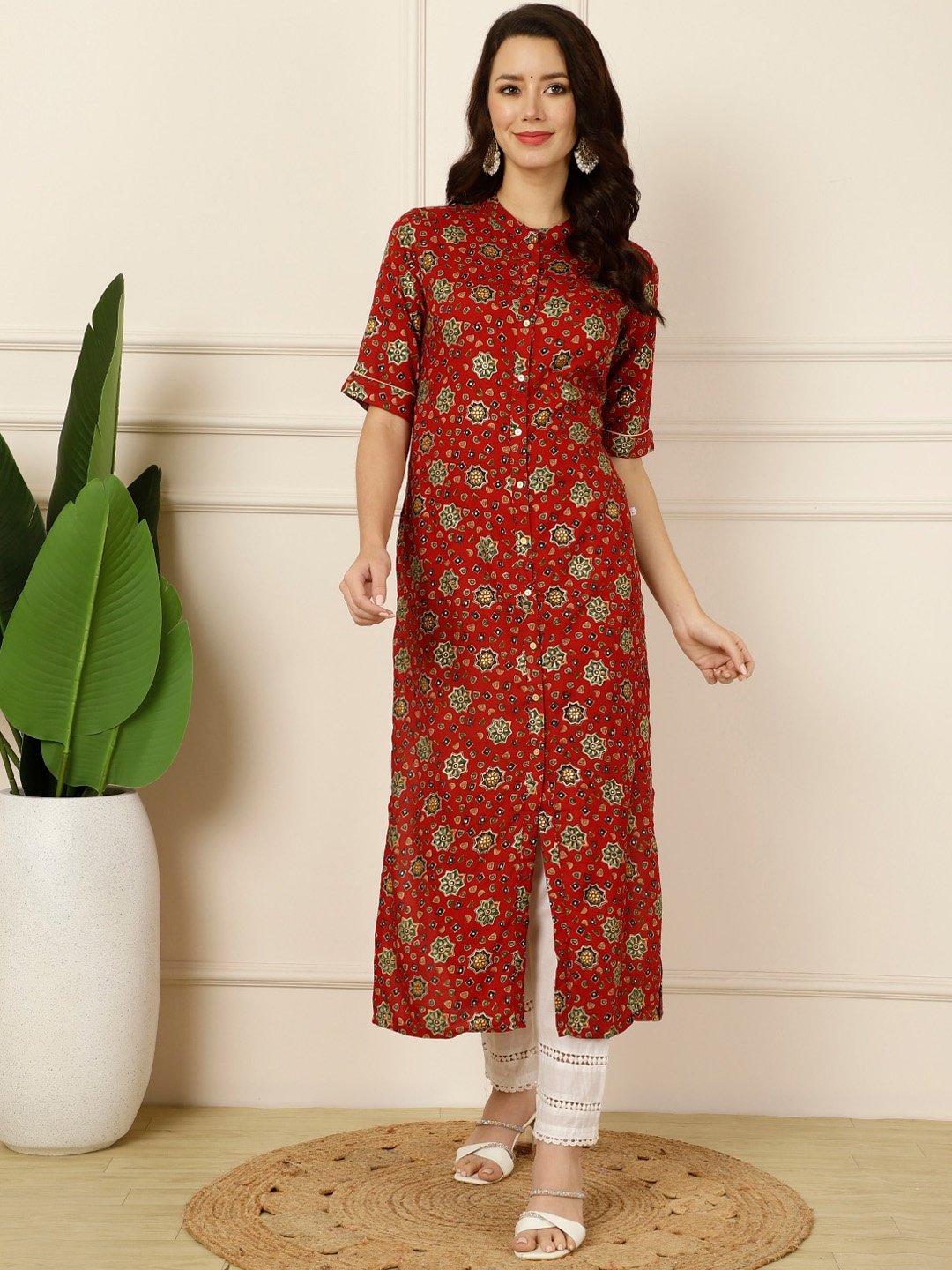 

antaran Ethnic Motifs Printed Band Collar Short Sleeves Straight Kurta, Red