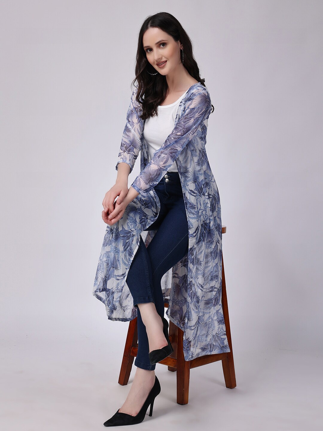 

SCORPIUS Printed Chiffon Open Front Longline Shrug, White