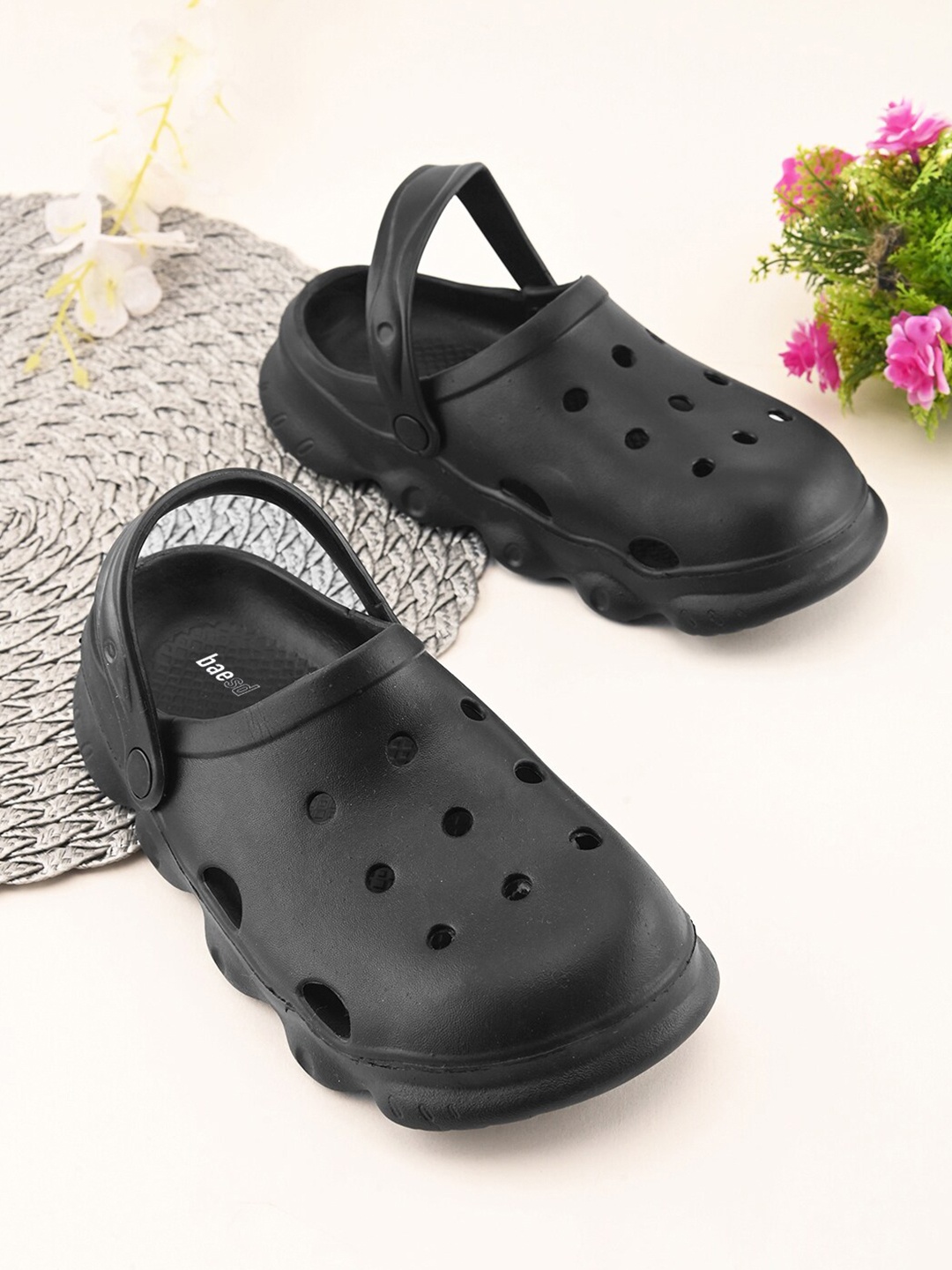

BAESD Kids Self Design Clogs, Black