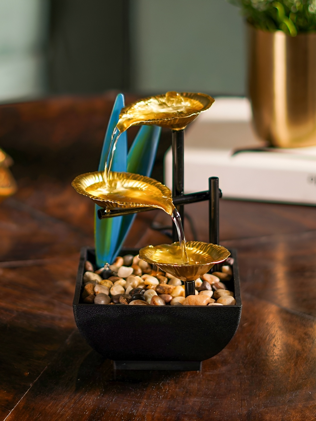 

THE ARTMENT Green & Black ZenLeaf Serenity Fountain, Gold