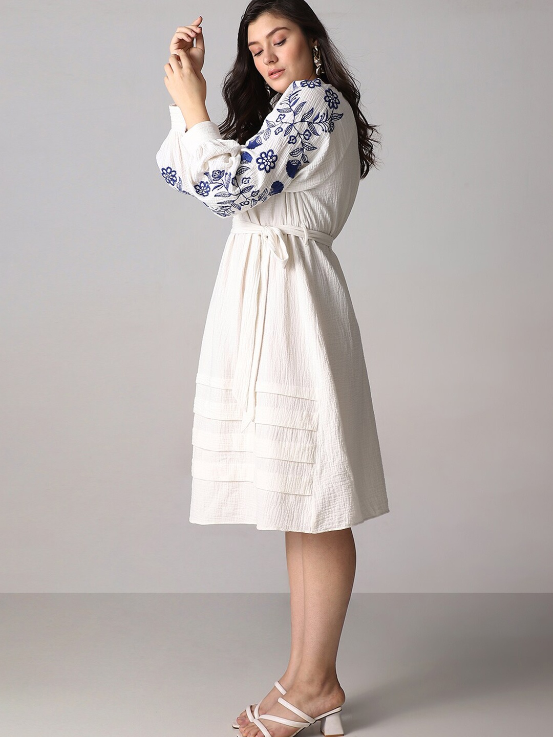 

VERO MODA CURVE Self Design Floral Embroidered Cotton Fit & Flare Dress, White