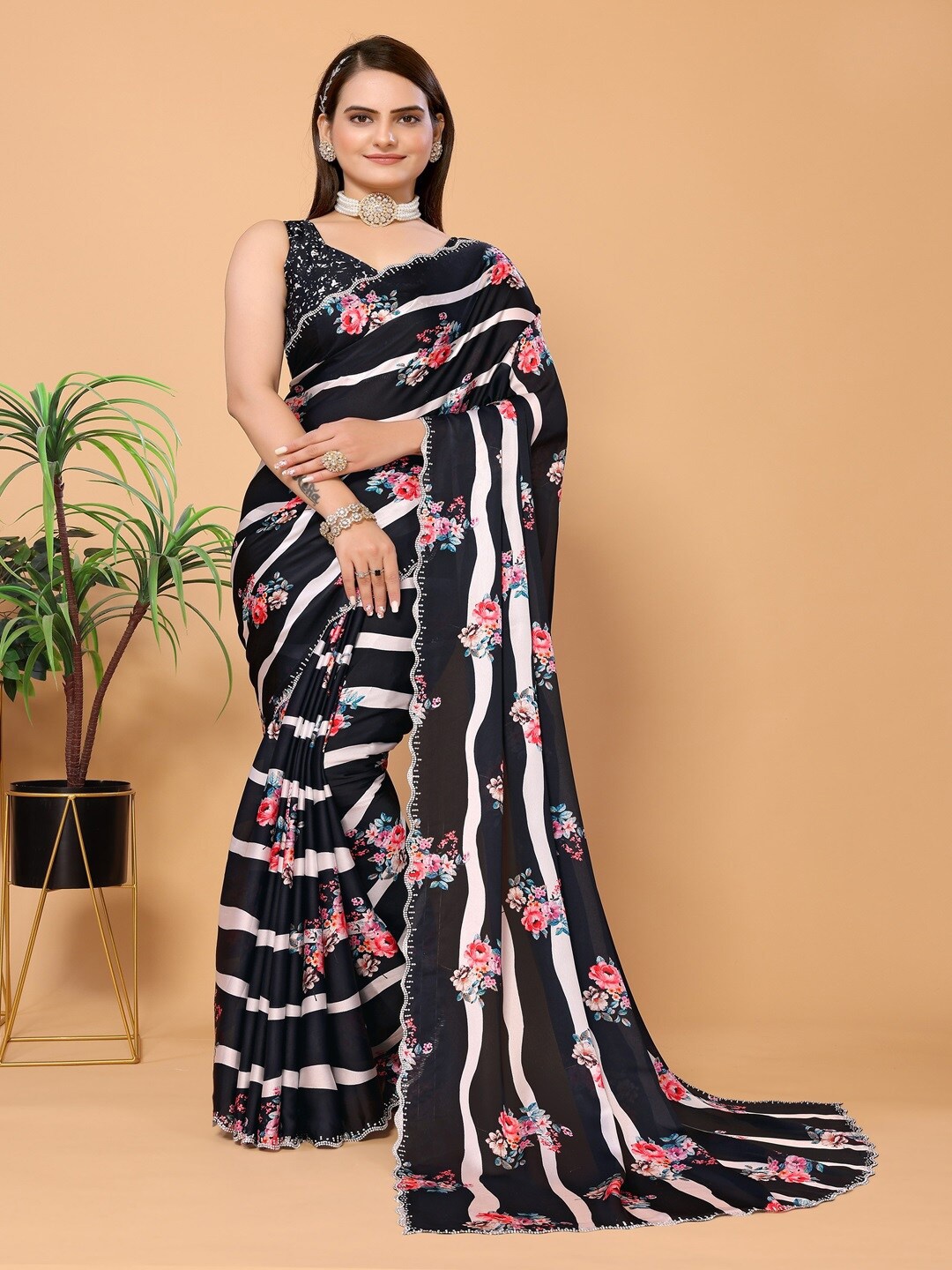 

ARYZE Floral Printed Beads and Stones Party Saree, Black