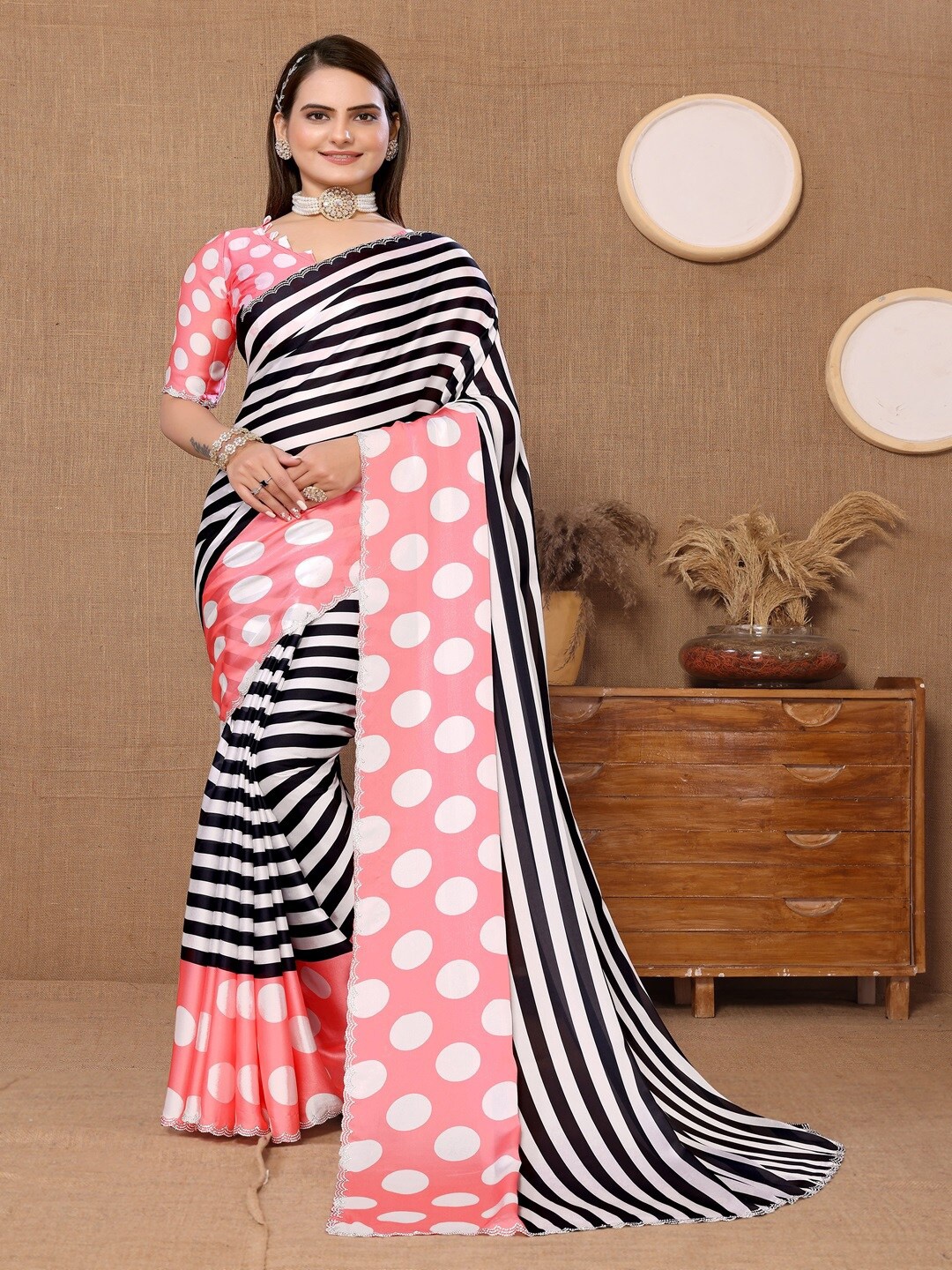 

ARYZE Striped Beads and Stones Party Saree, Red