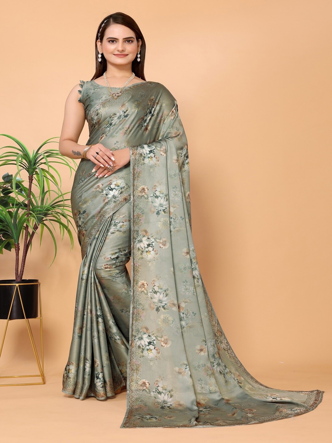 

ARYZE Floral Printed Beads and Stones Party Saree, Green