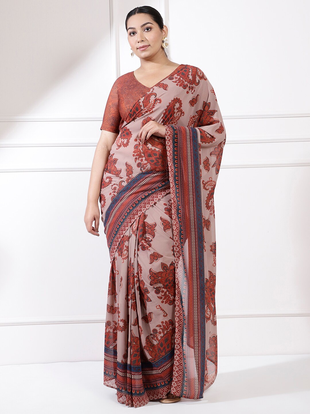 

Amydus Plus Size Floral Ready To Wear Saree, Beige