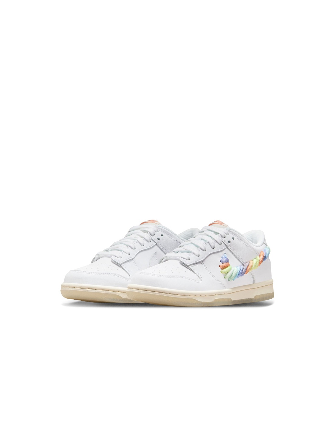 

Nike Dunk Low SE Older Kids' Shoes, White