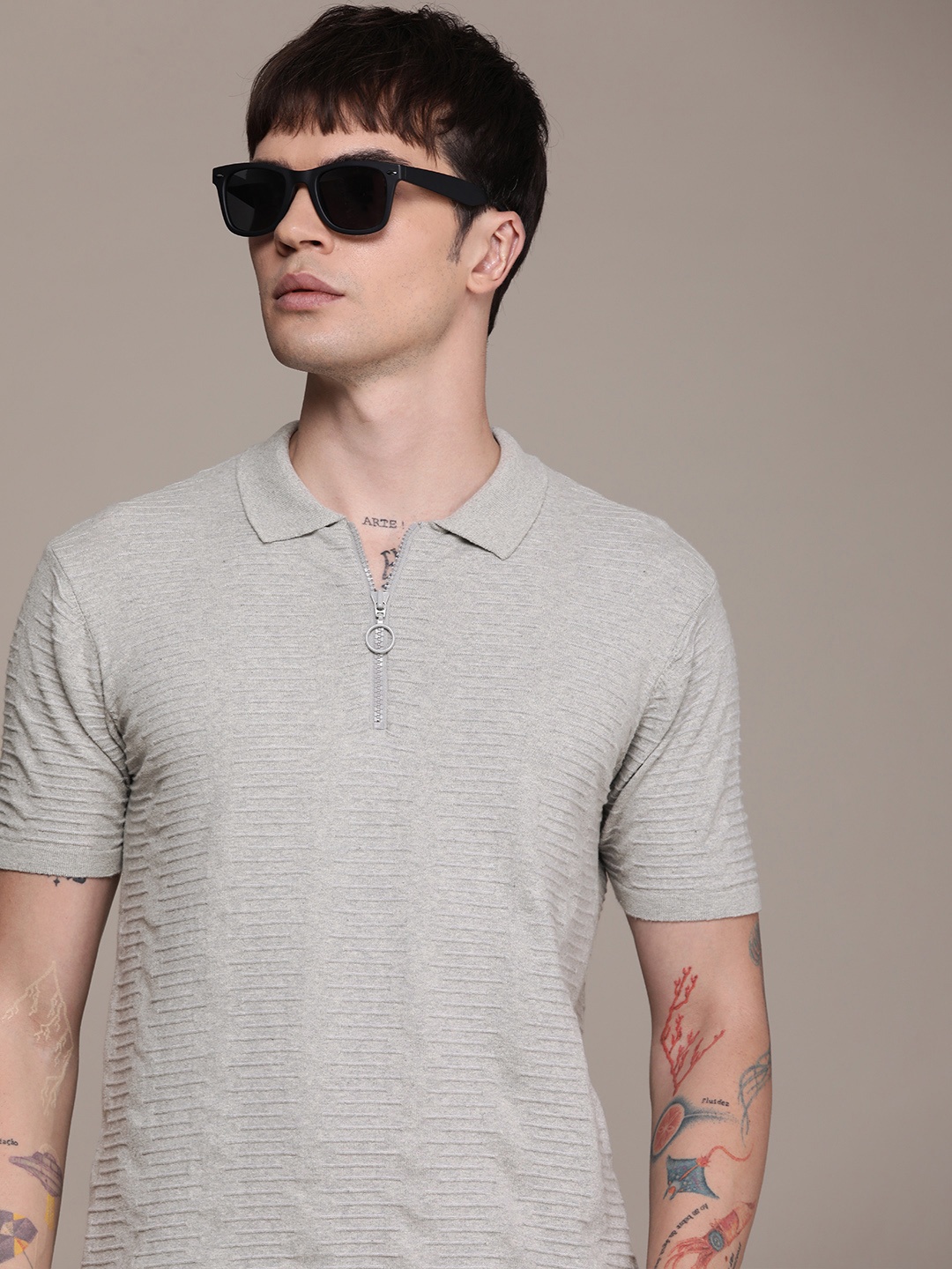 

Roadster Men Self Design Polo Collar T-shirt, Grey