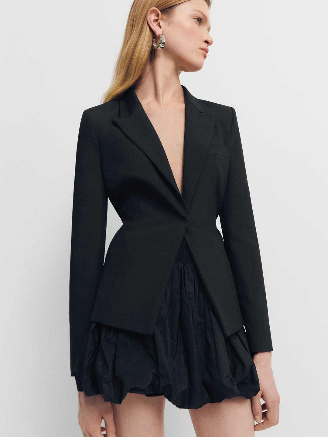 

MANGO Women Kalite Slim Fit Solid Blazer with Stylised Back, Black