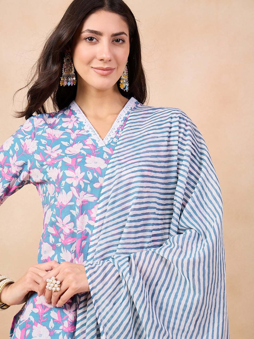 

Anouk V-Neck Floral Printed Regular Patchwork Pure Cotton Kurta Set, Blue