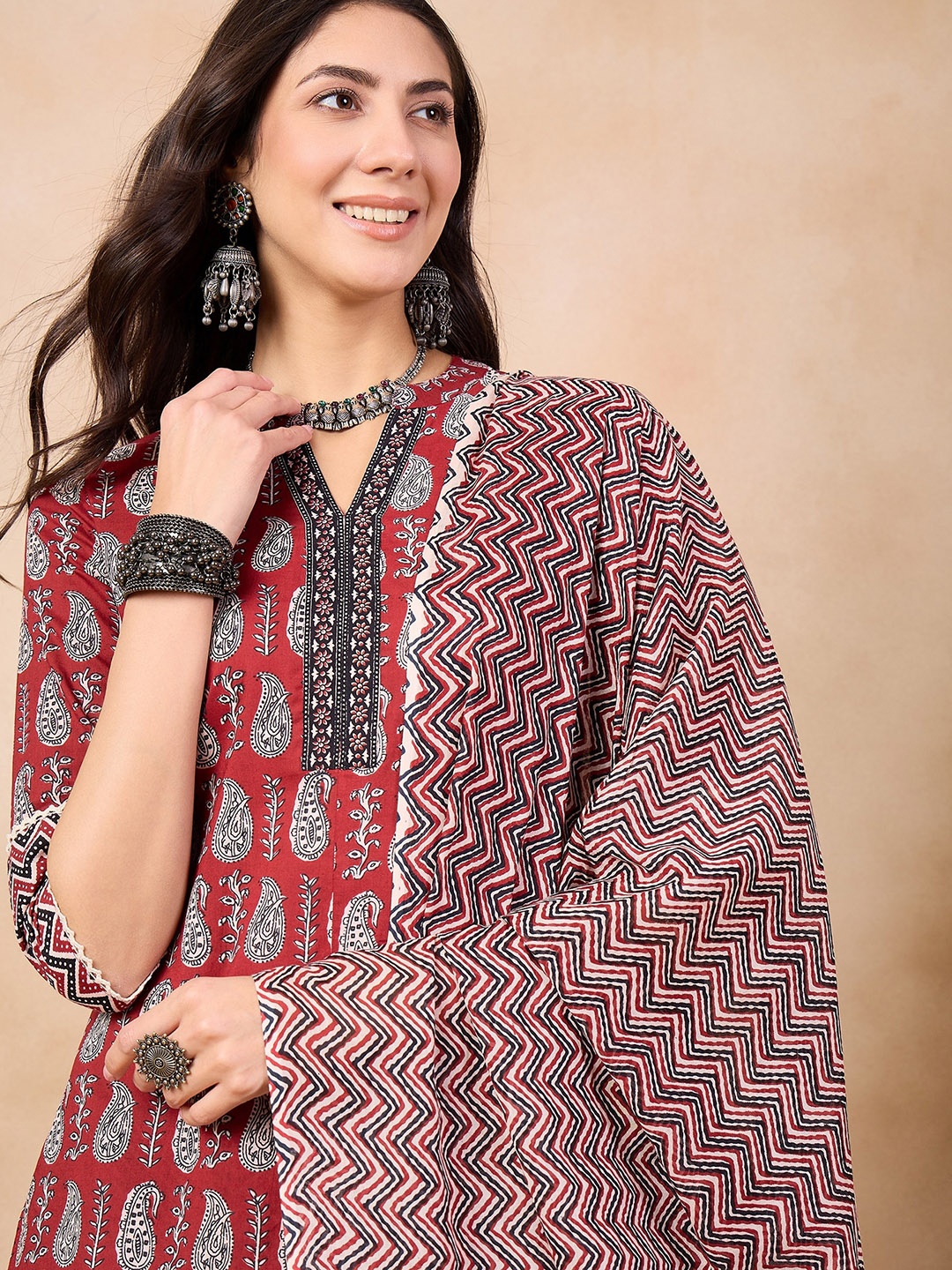 

Anouk Mandarin Collar Ethnic Motifs Printed Regular Pure Cotton Straight Kurta Set, Maroon