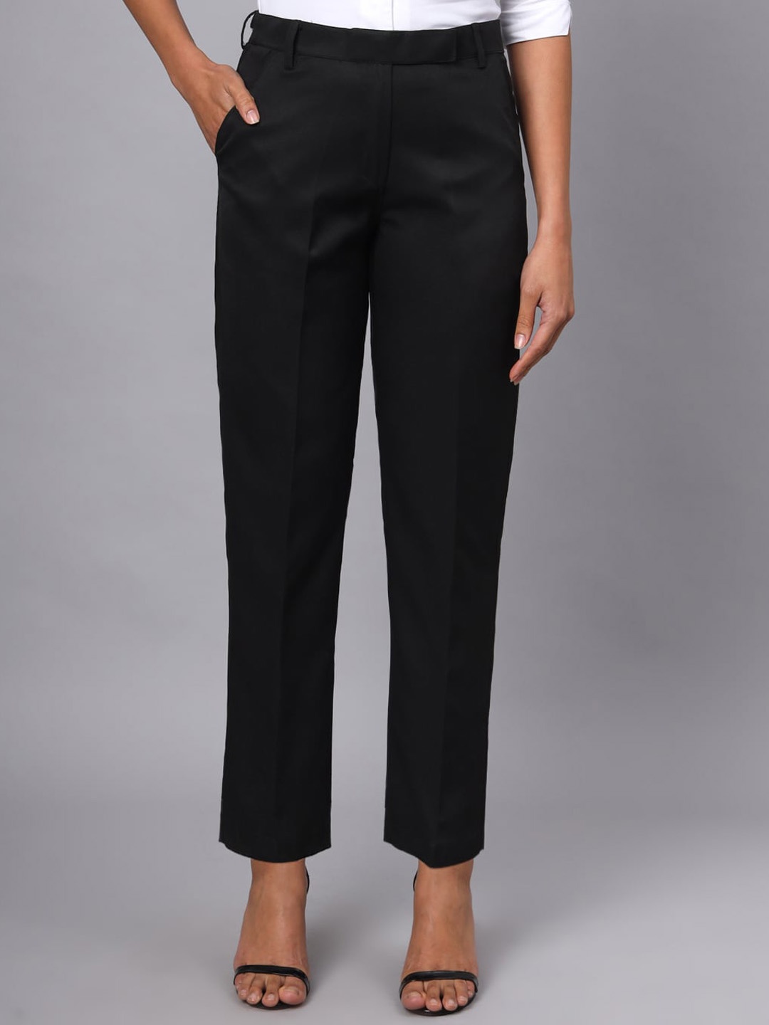

BRINNS Women Relaxed Straight Leg Trousers, Black