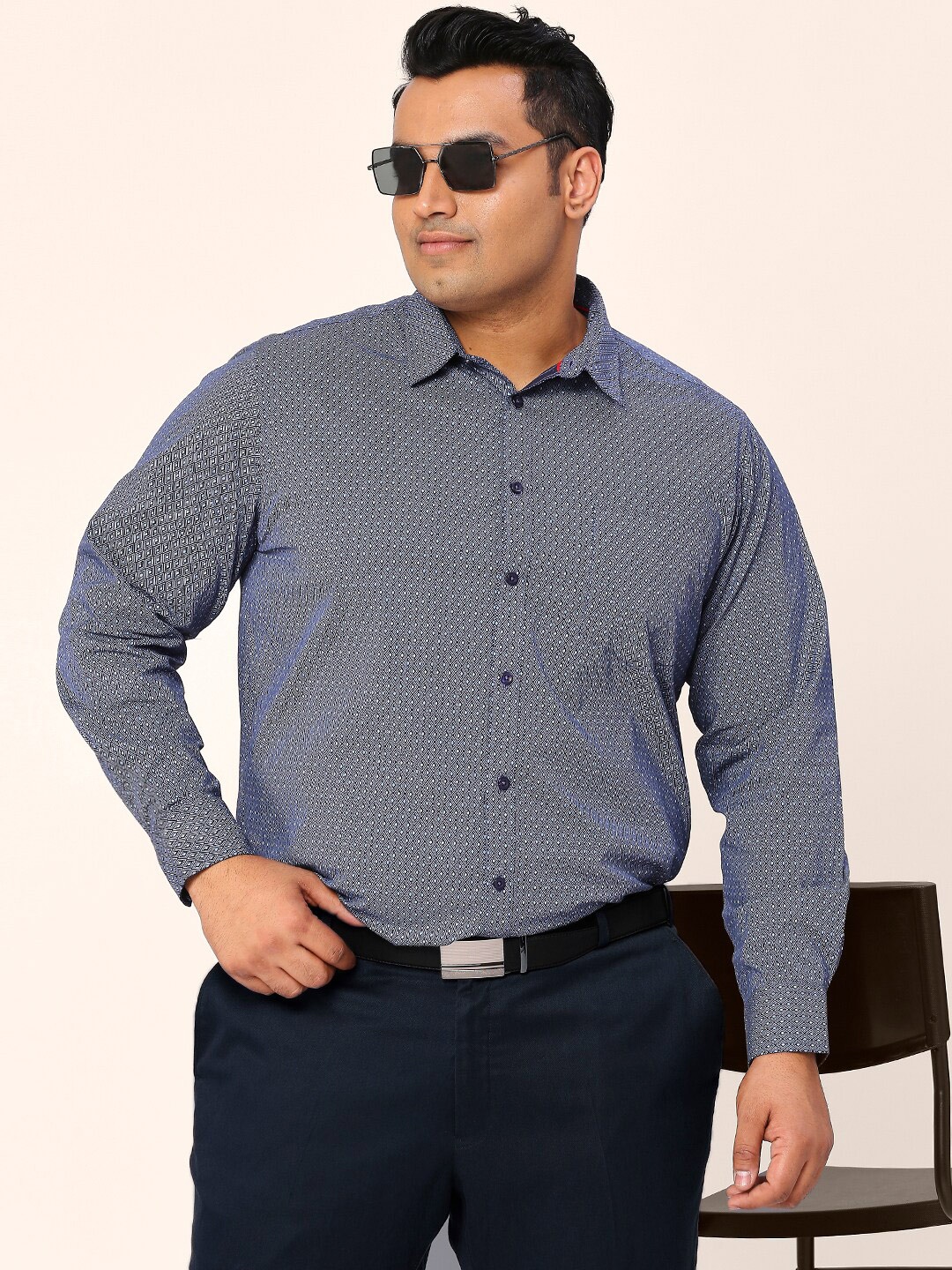 

Sztori Plus Size Relaxed Micro Ditsy Printed Cotton Formal Shirt, Navy blue