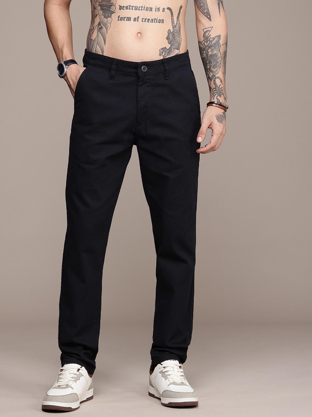 

The Roadster Life Co. Men Pure Cotton Chinos Trousers, Black