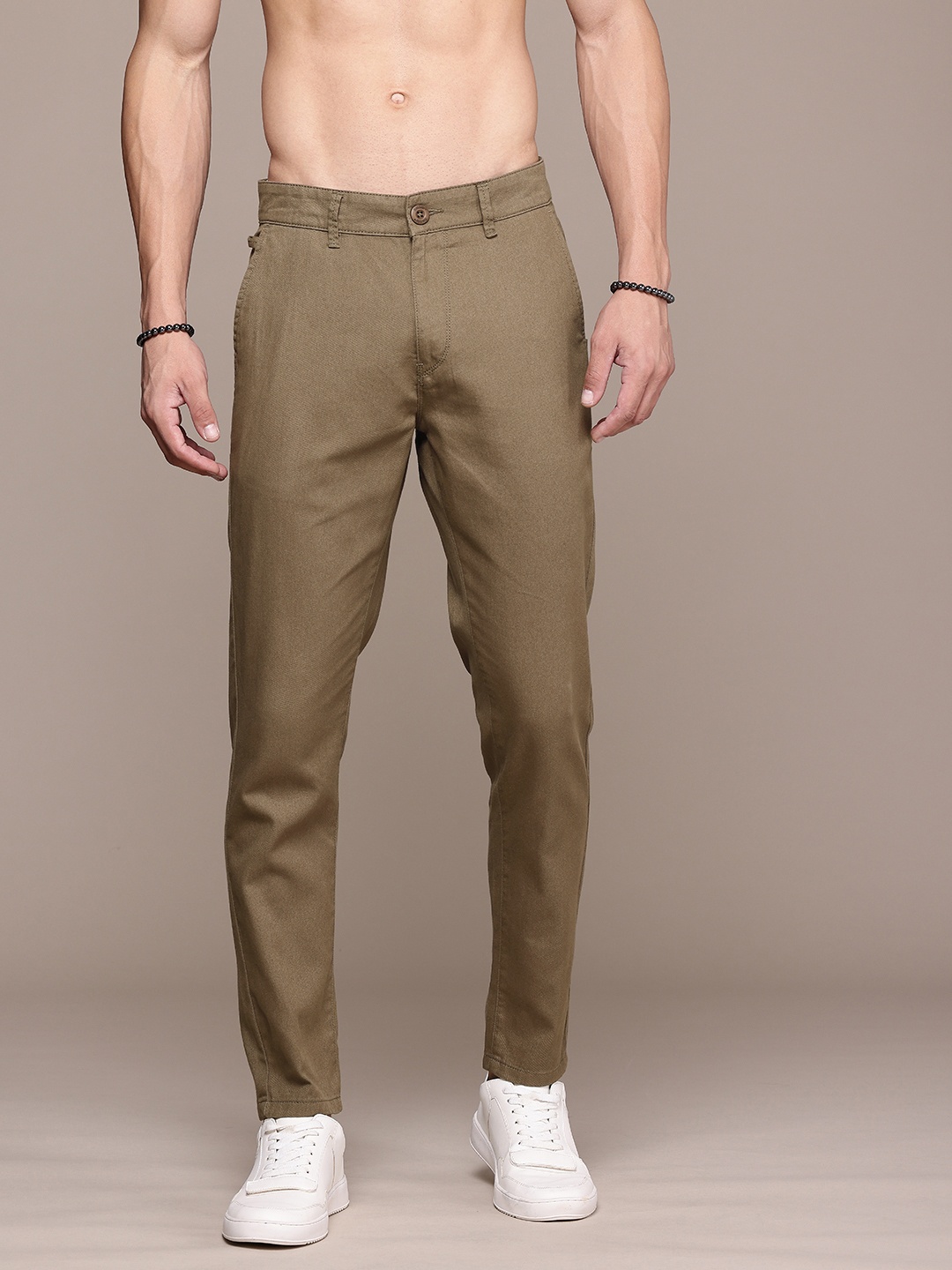 

The Roadster Life Co. Men Pure Cotton Chinos Trousers, Brown