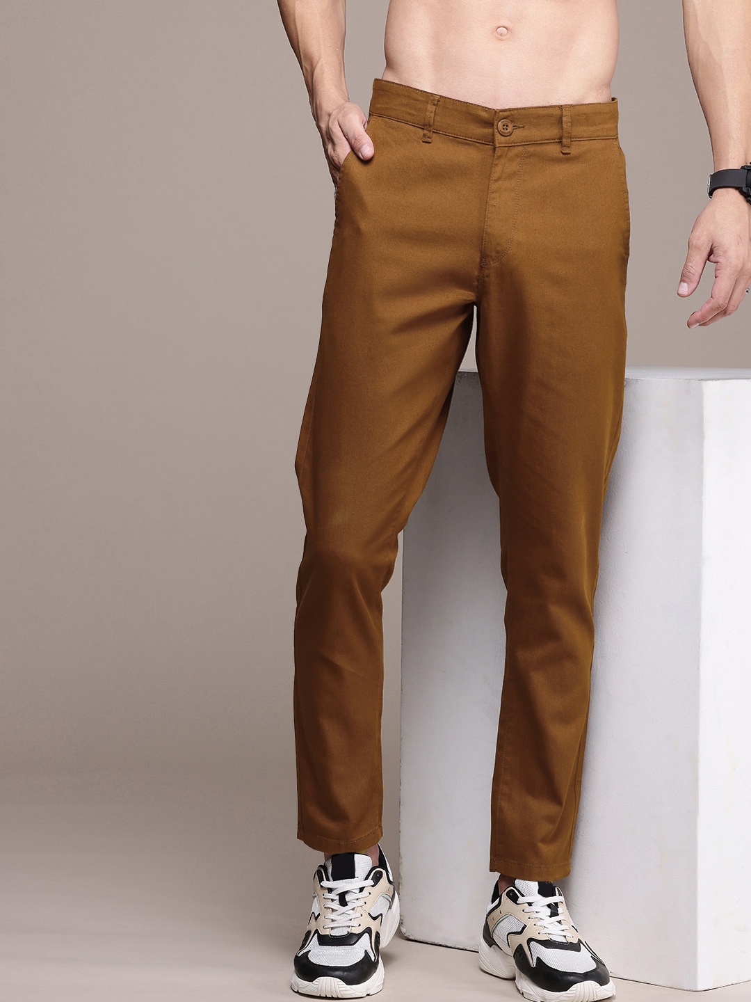 

The Roadster Life Co. Men Pure Cotton Chinos Trousers, Brown