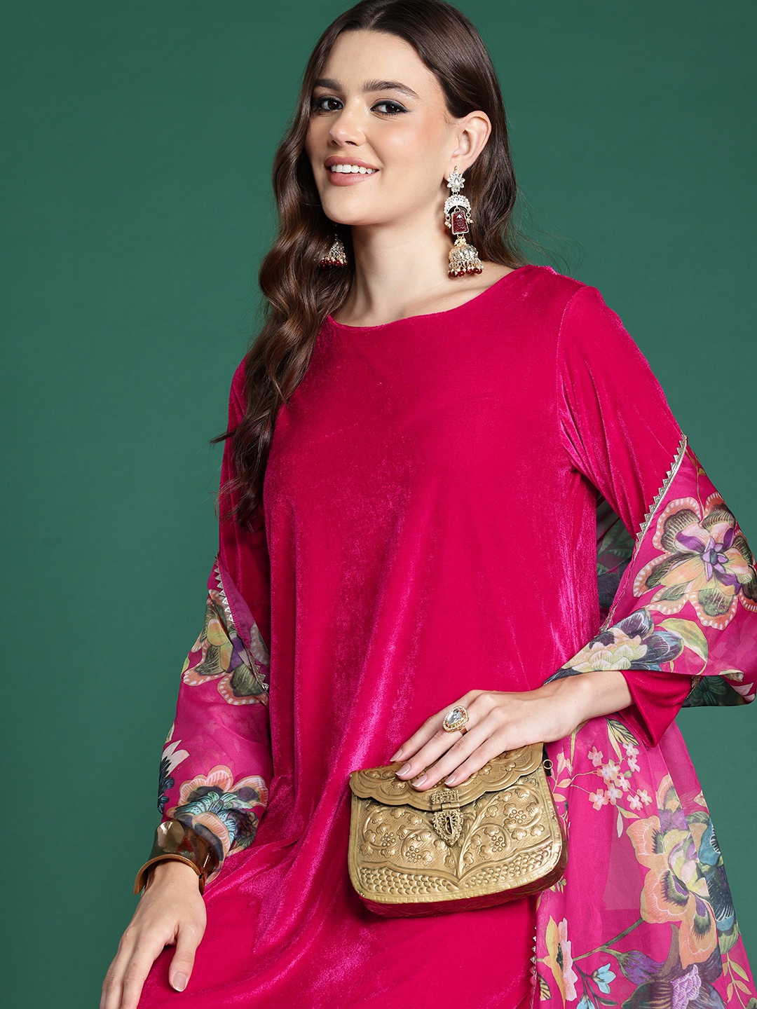 

Sangria Velvet Finish Kurta with Trousers & Dupatta, Magenta