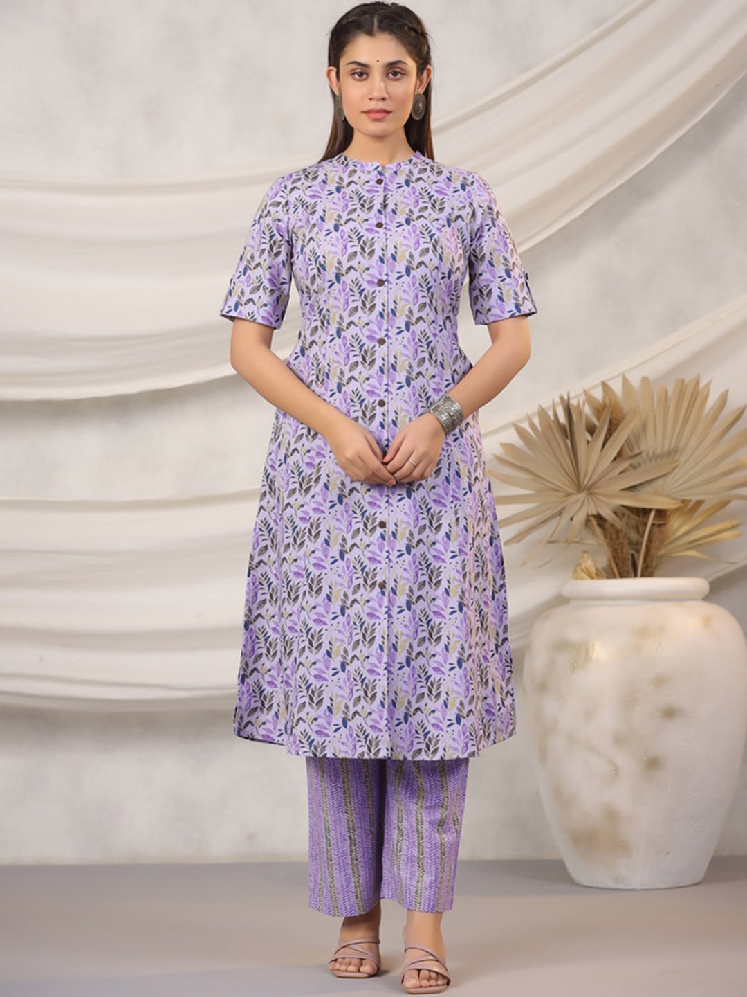 

PIROH Floral Printed Mandarin Collar Pure Cotton A-Line Kurta With Trouser, Purple