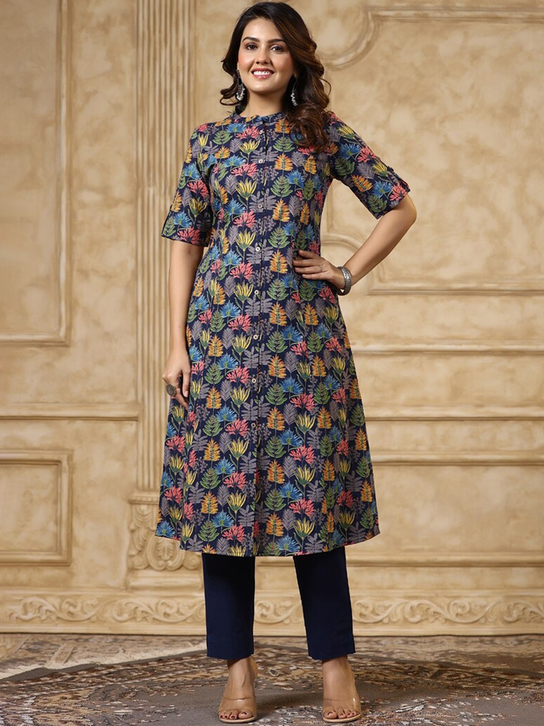 

PIROH Floral Printed Mandarin Collar Pure Cotton A-Line Kurta With Trouser, Navy blue