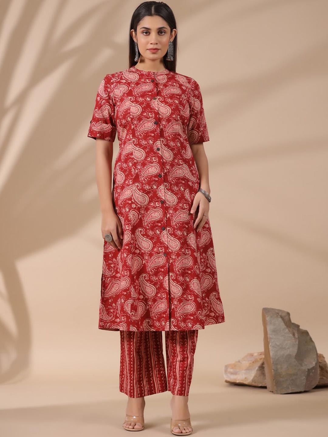 

PIROH Paisley Printed Roll-Up Sleeves A-Line Cotton Kurta, Maroon